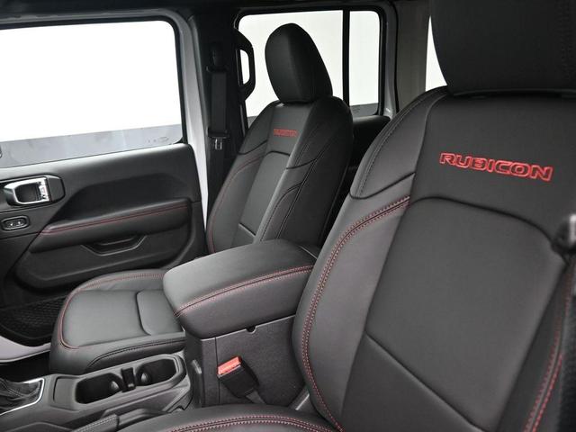 Photo of 2025 Bright White Clearcoat Jeep Wrangler