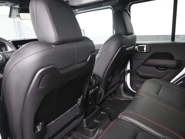 Photo of 2025 Bright White Clearcoat Jeep Wrangler