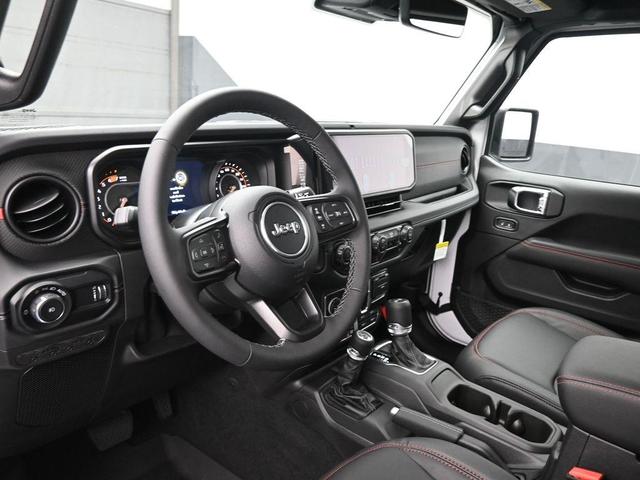 Photo of 2025 Bright White Clearcoat Jeep Wrangler