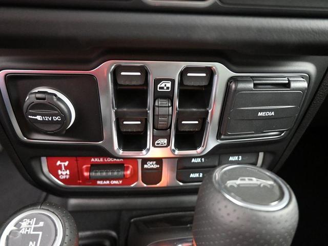 Photo of 2025 Anvil Clearcoat Jeep Gladiator