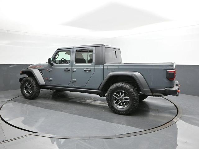 Photo of 2025 Anvil Clearcoat Jeep Gladiator