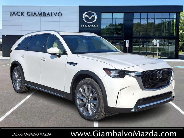 Photo of 2025 Rhodium Mazda CX-90