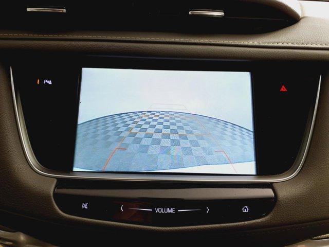Photo of 2018 Crystal White Tricoat Cadillac XT5