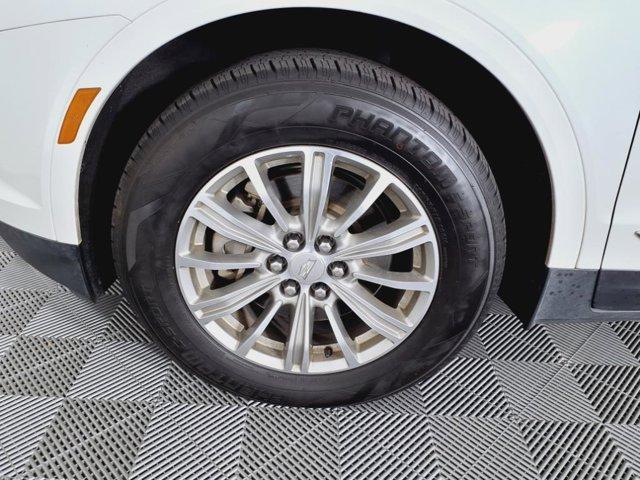 Photo of 2018 Crystal White Tricoat Cadillac XT5