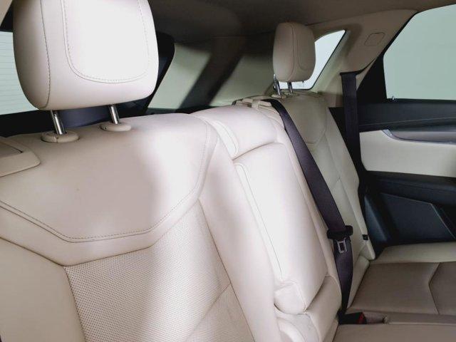 Photo of 2018 Crystal White Tricoat Cadillac XT5