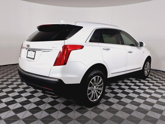 Photo of 2018 Crystal White Tricoat Cadillac XT5