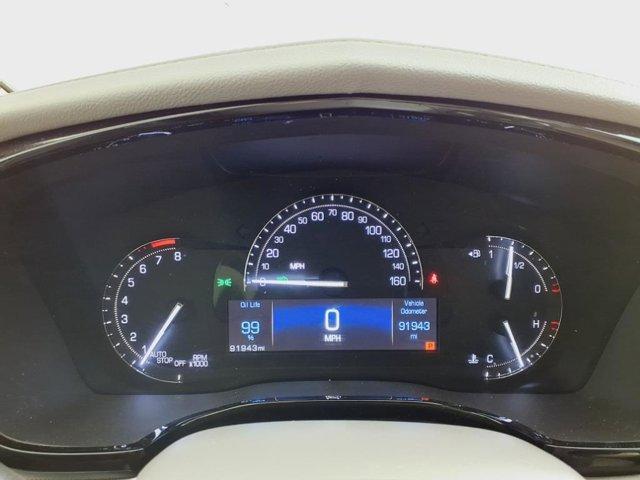Photo of 2018 Crystal White Tricoat Cadillac XT5