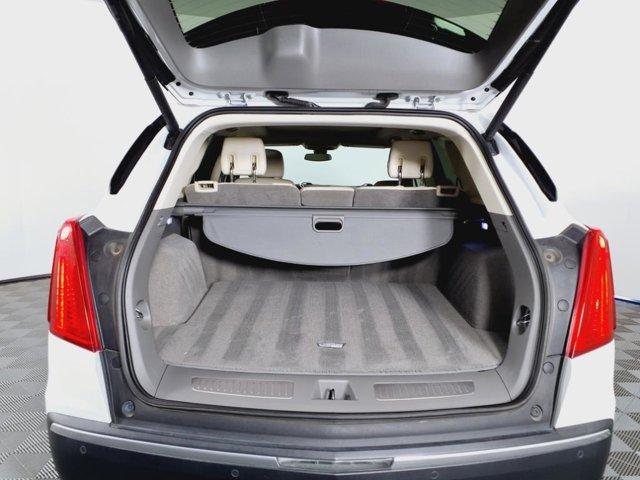 Photo of 2018 Crystal White Tricoat Cadillac XT5
