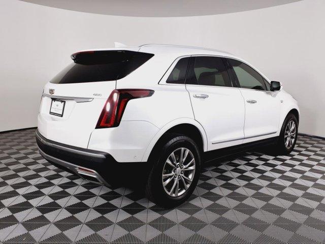 Photo of 2022 Crystal White Tricoat Cadillac XT5