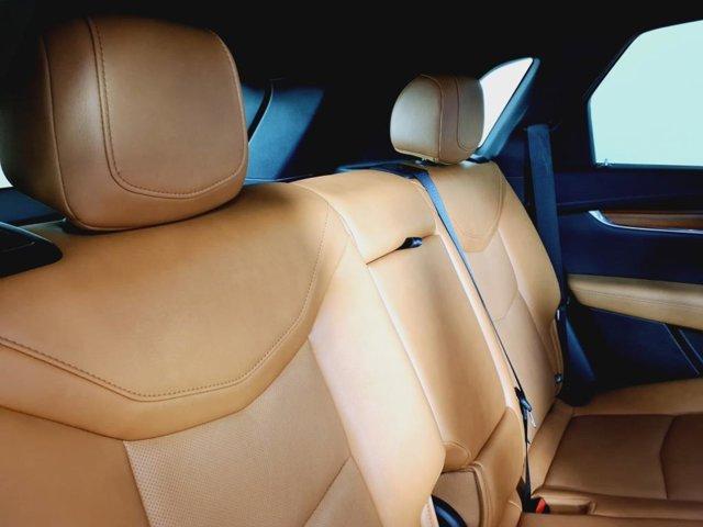 Photo of 2022 Crystal White Tricoat Cadillac XT5