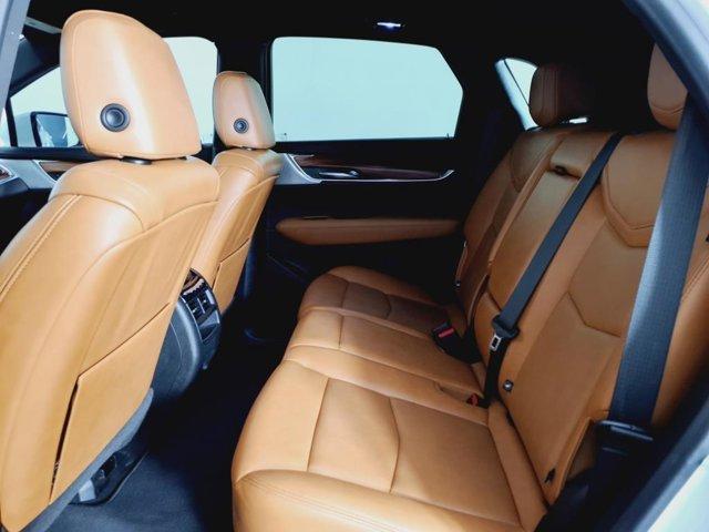 Photo of 2022 Crystal White Tricoat Cadillac XT5