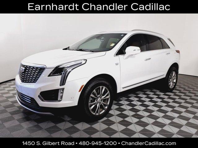 Photo of 2022 Crystal White Tricoat Cadillac XT5
