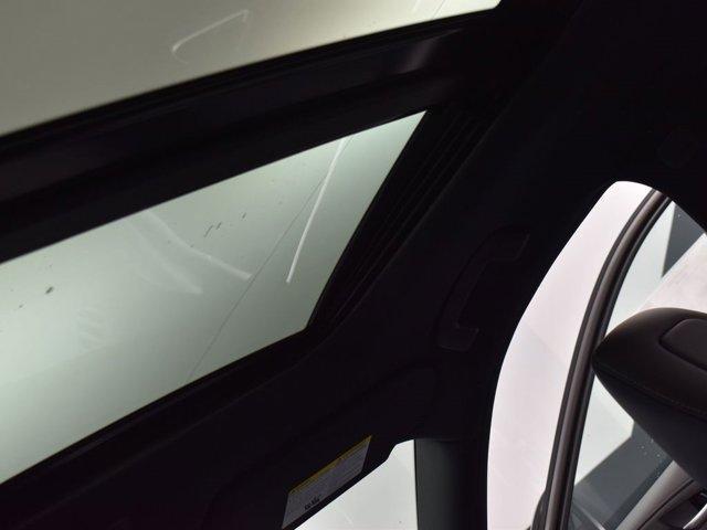 Photo of 2026 Radiant White INFINITI QX60