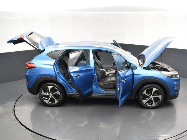 Photo of 2016 Caribbean Blue Hyundai TUCSON