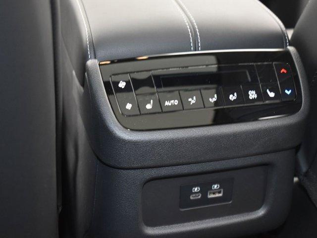 Photo of 2025 Majestic White INFINITI QX60