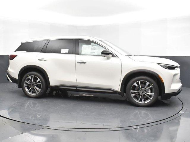 Photo of 2025 Majestic White INFINITI QX60