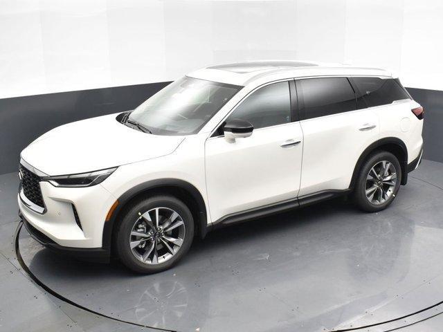 Photo of 2025 Majestic White INFINITI QX60