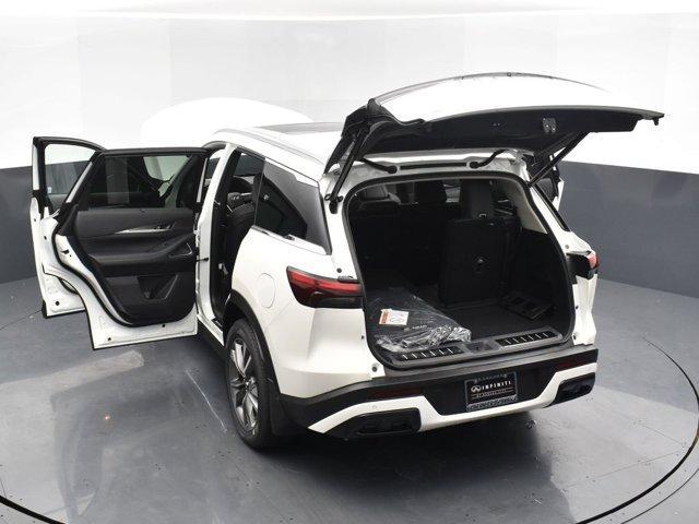 Photo of 2025 Majestic White INFINITI QX60