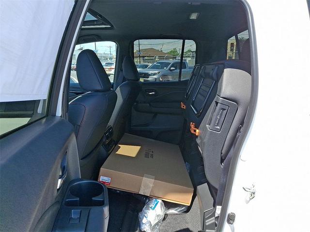 Photo of 2025 Platinum White Pearl Honda Ridgeline
