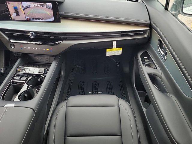 Photo of 2025 Everest White Pearl Tricoat/Super Black Nissan Murano