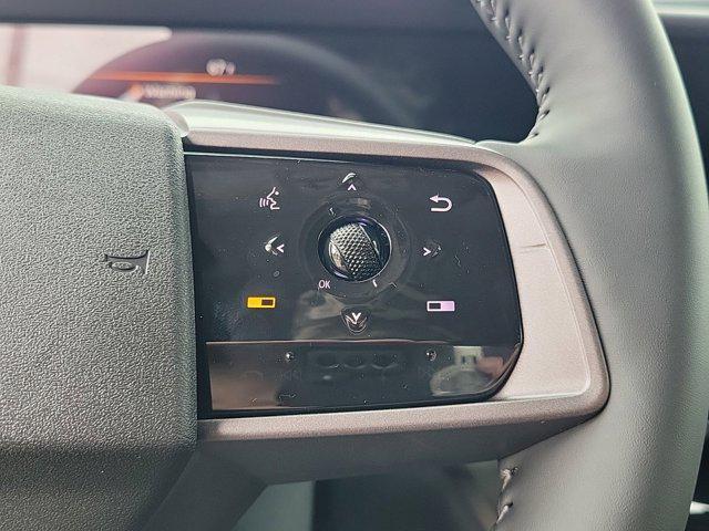 Photo of 2025 Everest White Pearl Tricoat/Super Black Nissan Murano