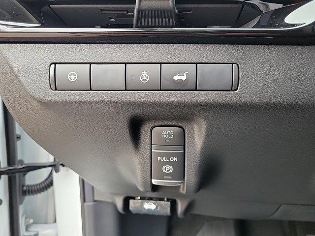 Photo of 2025 Everest White Pearl Tricoat/Super Black Nissan Murano