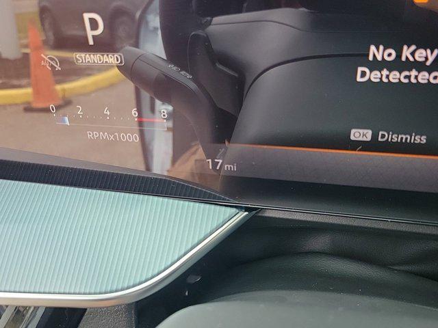Photo of 2025 Everest White Pearl Tricoat/Super Black Nissan Murano