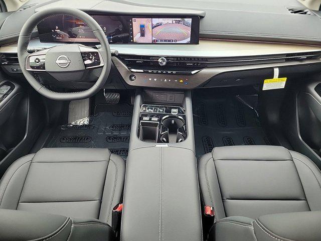 Photo of 2025 Everest White Pearl Tricoat/Super Black Nissan Murano