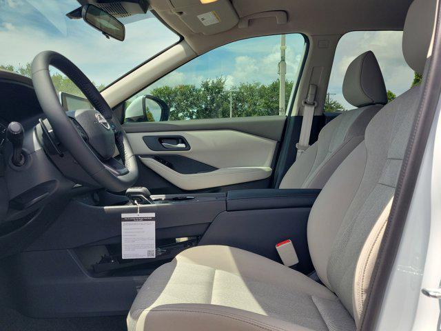 Photo of 2025 Everest White Pearl Nissan Rogue