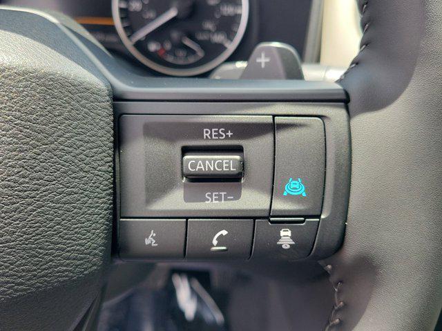 Photo of 2025 Everest White Pearl Nissan Rogue