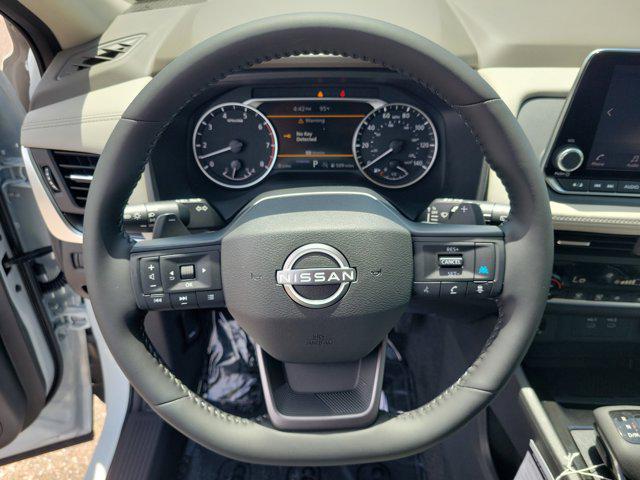 Photo of 2025 Everest White Pearl Nissan Rogue