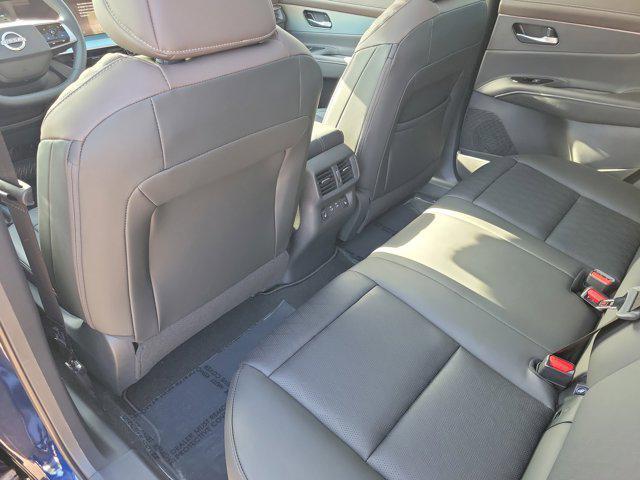 Photo of 2025 Deep Ocean Blue Pearl/Super Black Nissan Murano
