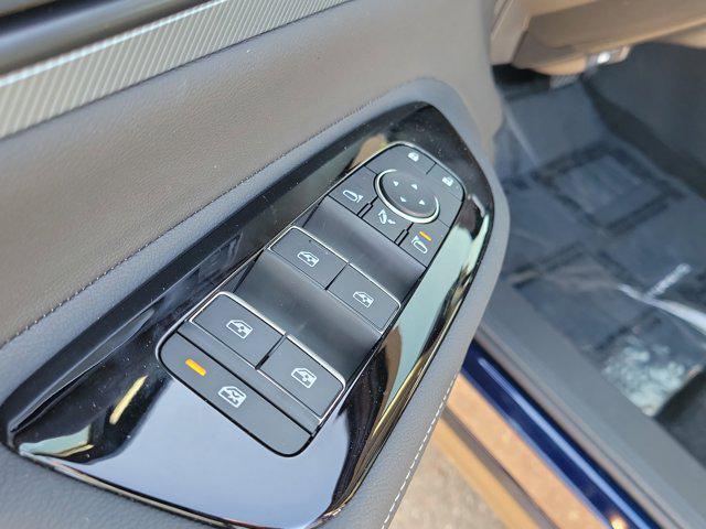 Photo of 2025 Deep Ocean Blue Pearl/Super Black Nissan Murano