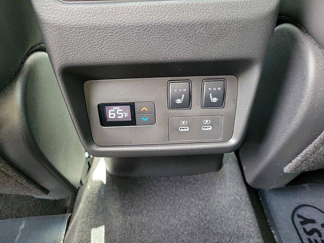 Photo of 2025 Everest White Pearl Nissan Rogue