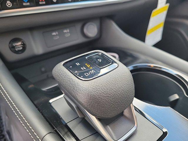 Photo of 2025 Everest White Pearl Nissan Rogue