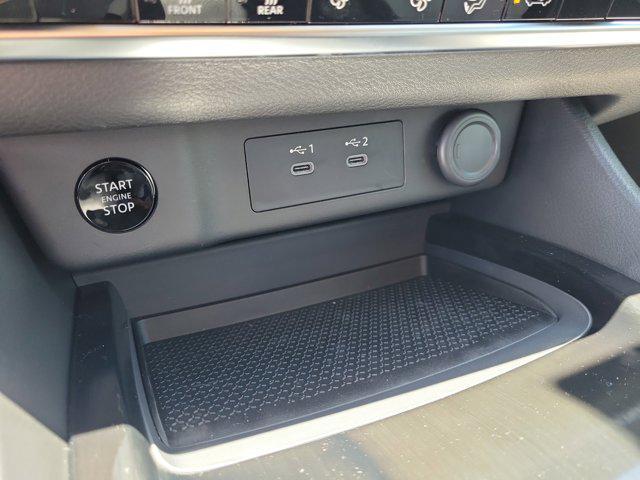 Photo of 2025 Everest White Pearl Nissan Rogue
