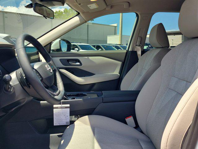 Photo of 2025 Everest White Pearl Nissan Rogue