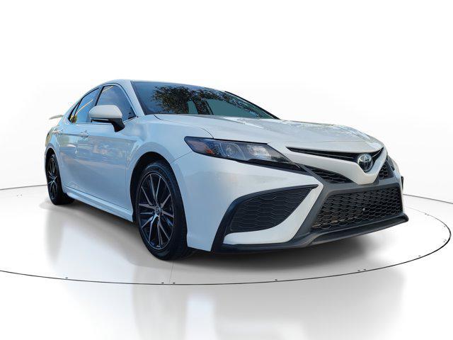Photo of 2022 White Toyota Camry