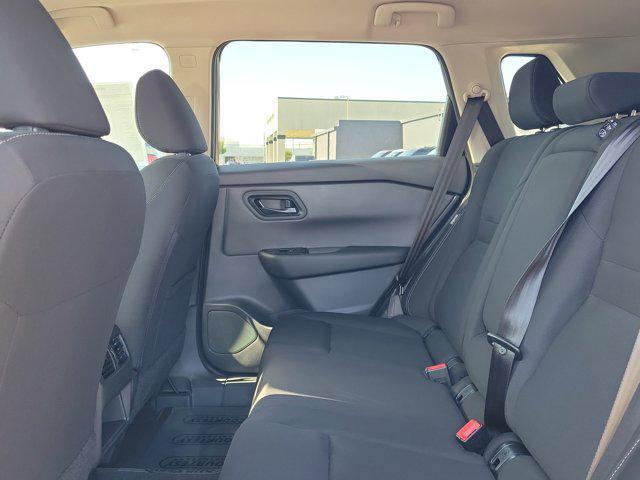 Photo of 2025 Gun Metallic Nissan Rogue
