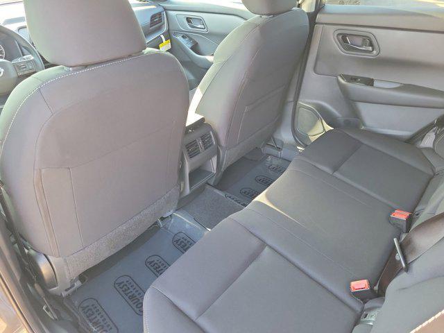 Photo of 2025 Gun Metallic Nissan Rogue