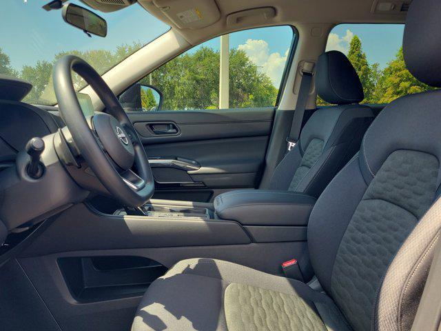 Photo of 2025 Super Black Nissan Pathfinder