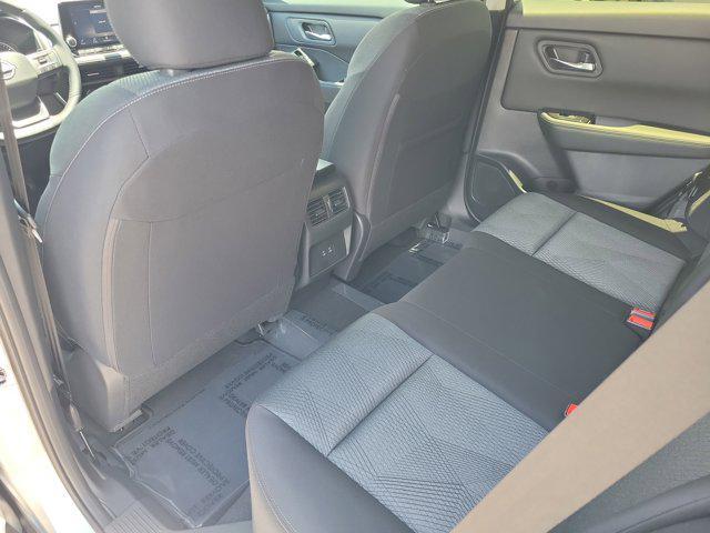 Photo of 2025 Brilliant Silver Metallic Nissan Rogue