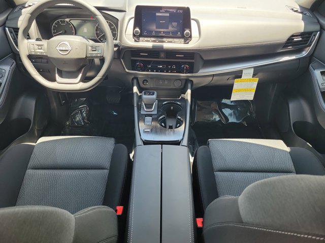 Photo of 2025 Brilliant Silver Metallic Nissan Rogue