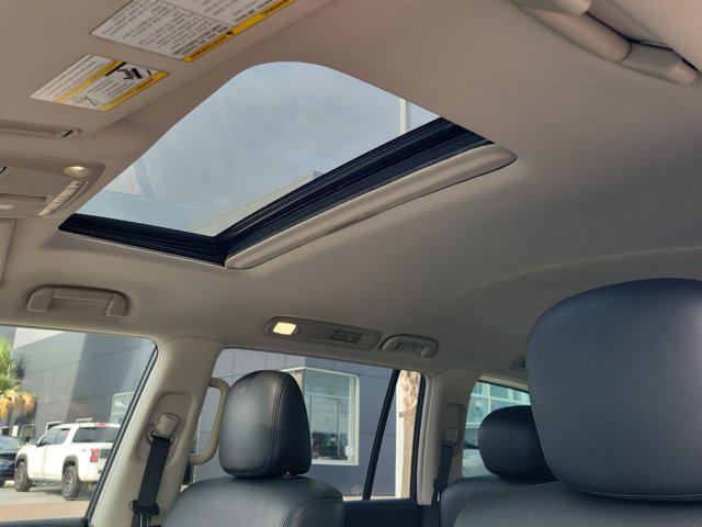 Photo of 2023 Aspen White Tricoat Nissan Armada