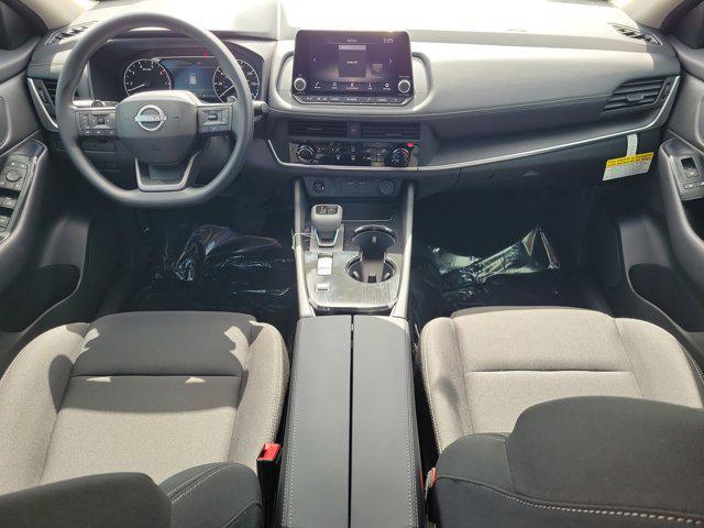 Photo of 2025 Gun Metallic Nissan Rogue