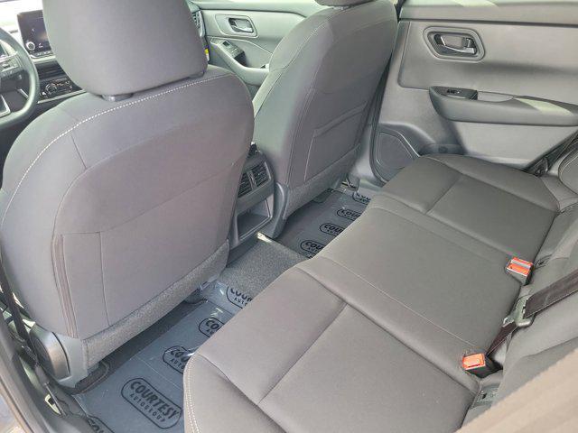 Photo of 2025 Gun Metallic Nissan Rogue