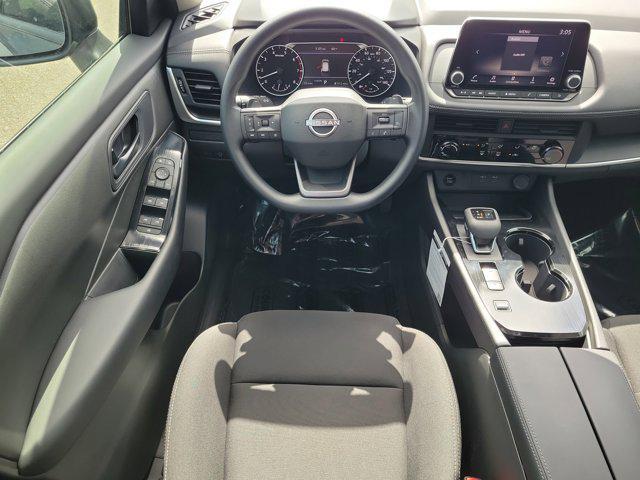 Photo of 2025 Gun Metallic Nissan Rogue