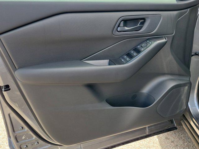 Photo of 2025 Gun Metallic Nissan Rogue