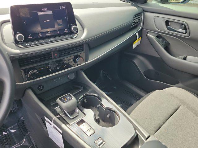 Photo of 2025 Gun Metallic Nissan Rogue