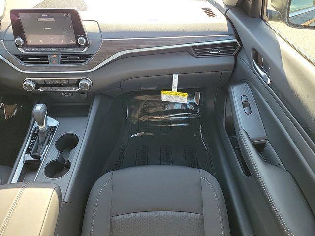 Photo of 2025 Super Black Nissan Altima